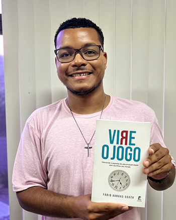 FOTOS LIVROS ENTREGUES02